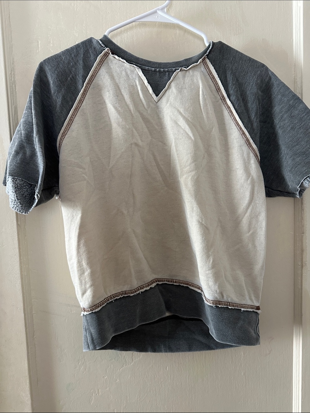 Women’s Two-Tone Raglan Sweatshirt - Cream & Gray